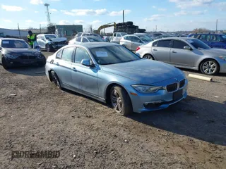 2012 BMW 3 Series 328i z VIN WBA3C1C55CF432664, wystawiony jako IAAI lot #41334641 z przebiegiem Nie podano mil oraz . Historia ofert i sprzedaży dostępna na DreamBid. Obrazek 1.