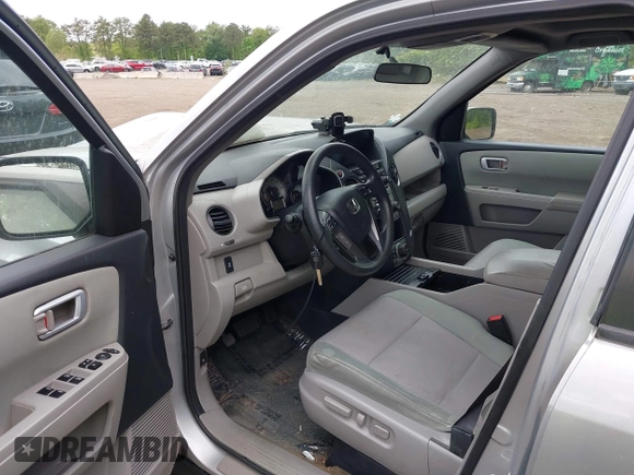 2015 Honda Pilot SE z VIN 5FNYF4H38FB053093, wystawiony jako IAAI lot #42290867 z przebiegiem 120 238 mil mil oraz . Historia ofert i sprzedaży dostępna na DreamBid. Obrazek 5.