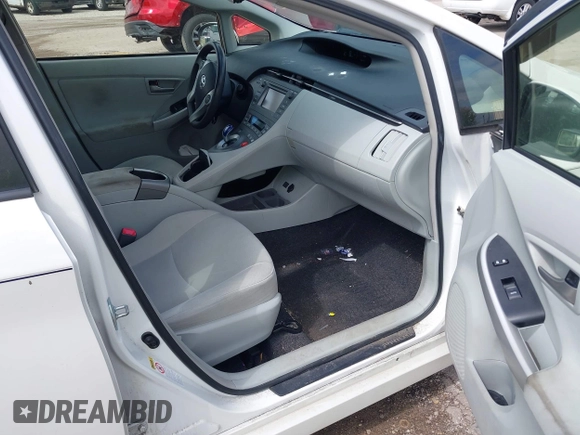 2013 Toyota Prius One with VIN JTDKN3DU0D5546170, listed as a IAAI auction lot 42193801 with 204,796 mi miles. Bid and sale history available at carsss.com. Image 5.