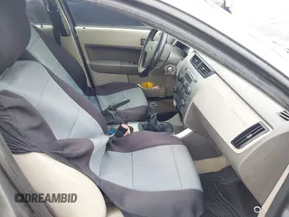 2009 Ford Focus SE z VIN 1FAHP35N59W180533, wystawiony jako IAAI lot #42443367 z przebiegiem 176 065 mil mil oraz . Historia ofert i sprzedaży dostępna na DreamBid. Obrazek 5.