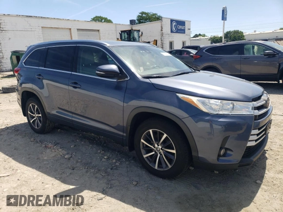 2017 Toyota Highlander XLE with VIN 5TDJZRFH7HS399459, listed as a Copart auction lot 57623325 with 141,568 mi miles and Salvage title. Bid and sale history available at DreamBid. Image 4.