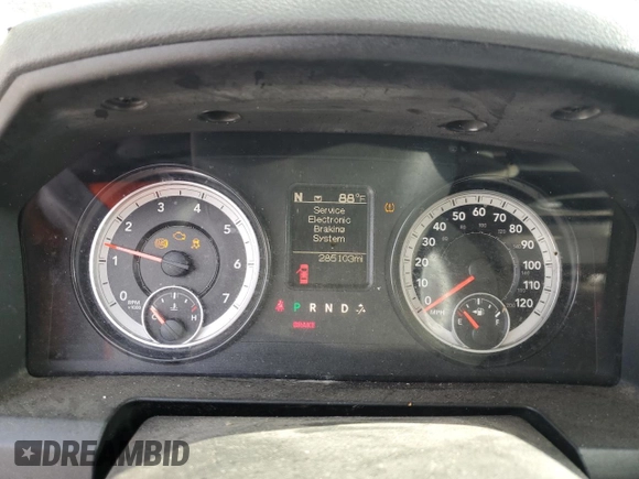 2015 Ram 1500 SLT z VIN 1C6RR6GT2FS580338, wystawiony jako Copart lot #59384835 z przebiegiem 285 103 mil mil oraz Czysty tytuł • Clean title. Historia ofert i sprzedaży dostępna na DreamBid. Obrazek 9.