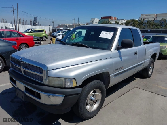2001 Dodge Ram 1500 with VIN 3B7HC13Y81G751619, listed as a IAAI auction lot 41997208 with 125,555 mi miles. Bid and sale history available at carsss.com. Image 2.