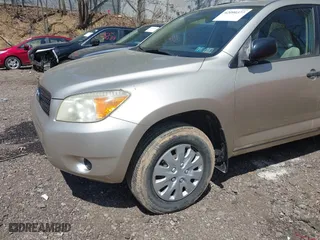 2006 Toyota RAV4 with VIN JTMZD33V866004405, listed as a IAAI auction lot 42090377 with 132,232 mi miles. Bid and sale history available at carsss.com. Image 15.