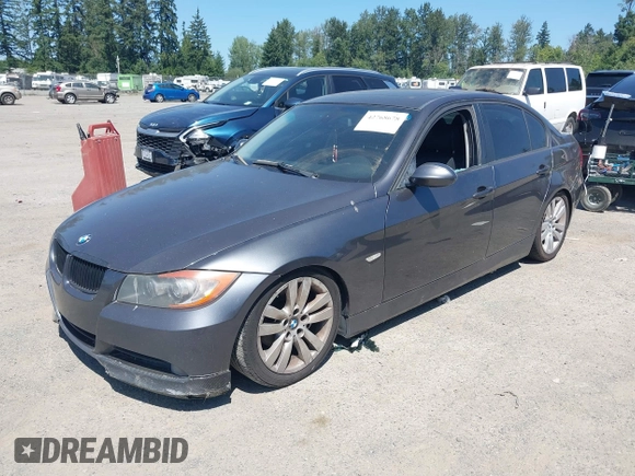 2006 BMW 3 Series 325i с VIN WBAVB13576KX51510, выставлен на аукционе IAAI как лот 42768678 с пробегом 236 318 миль миль и . История ставок и продаж доступна на DreamBid. Изображение 2.