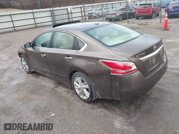 2014 Nissan Altima 2.5 with VIN 1N4AL3AP5EC164798, listed as a IAAI auction lot 41822821 with 176,554 mi miles. Bid and sale history available at carsss.com. Image 3.