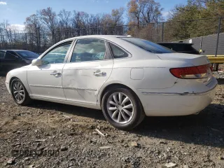 2007 Hyundai Azera SE with VIN KMHFC46FX7A186733, listed as a Copart auction lot 45186825 with 173,649 mi miles and Non Repairable. Bid and sale history available at carsss.com. Image 2.