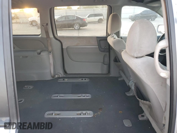 2009 Kia Sedona LX with VIN KNDMB233596280263, listed as a Copart auction lot 77812904 with 0 mi miles and Clean Title. Bid and sale history available at carsss.com. Image 11.