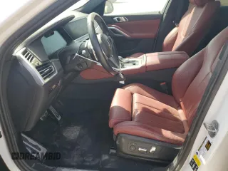 2022 BMW X6 xDrive40i z VIN 5UXCY6C0XN9K78927, wystawiony jako Copart lot #48348335 z przebiegiem 63 074 mil mil oraz Szkoda całkowita • Salvage title. Historia ofert i sprzedaży dostępna na DreamBid. Obrazek 7.
