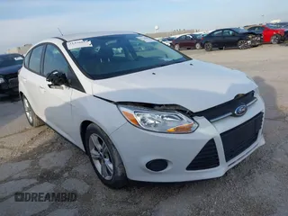 2014 Ford Focus SE with VIN 1FADP3K27EL105725, listed as a IAAI auction lot 39837647 with 105,250 mi miles. Bid and sale history available at carsss.com. Image 1.