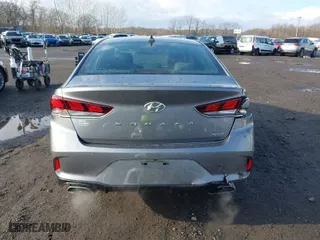 2019 Hyundai Sonata Sport with VIN 5NPE34AF3KH820828, listed as a IAAI auction lot 41015372 with 32,782 mi miles. Bid and sale history available at carsss.com. Image 16.