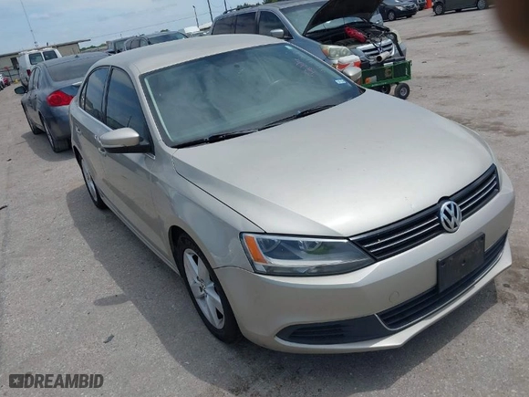 2014 Volkswagen Jetta Sedan TDI with VIN 3VWLL7AJ3EM218777, listed as a IAAI auction lot 42071762 with 176,385 mi miles. Bid and sale history available at carsss.com. Image 1.