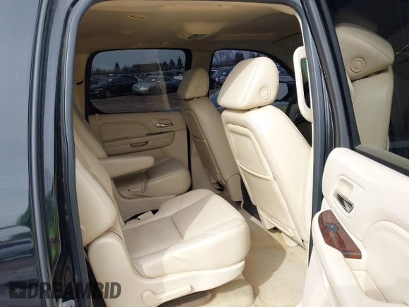 2007 Cadillac Escalade ESV with VIN 1GYFK66857R214812, listed as a IAAI auction lot 41497739 with 188,884 mi miles. Bid and sale history available at carsss.com. Image 8.