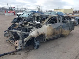 2025 Chevrolet Blazer LT z VIN 3GNKBCR49SS104614, wystawiony jako IAAI lot #41258928 z przebiegiem Nie podano mil oraz . Historia ofert i sprzedaży dostępna na DreamBid. Obrazek 2.