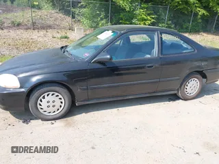 1996 Honda Civic DX z VIN 1HGEJ6122TL081822, wystawiony jako IAAI lot #42364331 z przebiegiem 121 686 mil mil oraz . Historia ofert i sprzedaży dostępna na DreamBid. Obrazek 12.