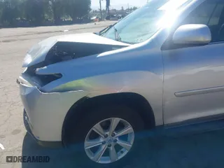 2011 Toyota Highlander with VIN 5TDBK3EH2BS060560, listed as a IAAI auction lot 41713322 with 143,122 mi miles. Bid and sale history available at carsss.com. Image 6.