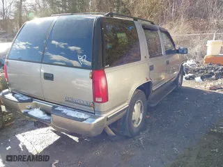 1998 Chevrolet Tahoe with VIN 1GNEK13R7WJ367763, listed as a IAAI auction lot 41442910 with 270,488 mi miles. Bid and sale history available at carsss.com. Image 4.