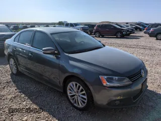 2013 Volkswagen Jetta TDI w/Premium с VIN 3VWLL7AJ5DM256459, выставлен на аукционе Copart как лот 59716405 с пробегом 162 464 миль миль и Списание • Salvage title. История ставок и продаж доступна на DreamBid. Изображение 4.