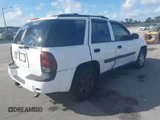 2005 Chevrolet TrailBlazer LT with VIN 1GNDT13S052380505, listed as a IAAI auction lot 40809454 with 139,395 mi miles and . Bid and sale history available at DreamBid. Image 4.