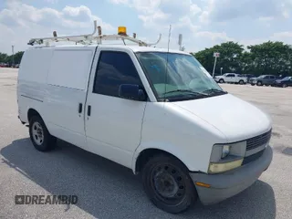 2005 Chevrolet Astro Cargo Van with VIN 1GCDM19X95B119446, listed as a IAAI auction lot 41944389 with 299,762 mi miles. Bid and sale history available at carsss.com. Image 1.
