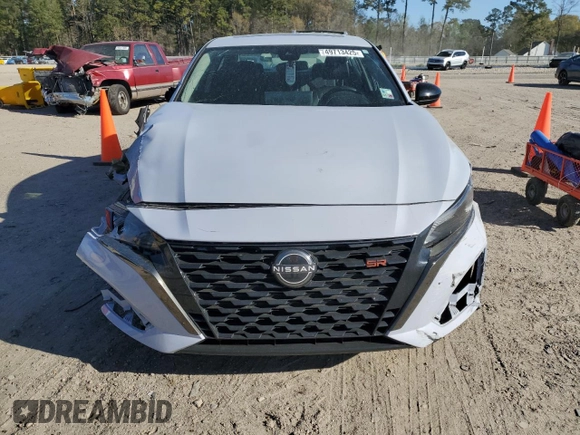 2024 Nissan Altima SR with VIN 1N4BL4CV2RN408648, listed as a Copart auction lot 49713425 with 15,704 mi miles and Salvage Title. Bid and sale history available at DreamBid. Image 5.