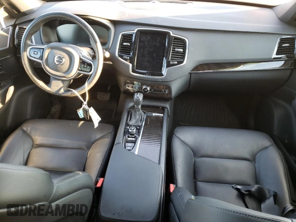 2018 Volvo XC90 Momentum with VIN YV4102XK3J1191879, listed as a Copart auction lot 39257523 with 28,551 mi miles. Bid and sale history available at carsss.com. Image 8.