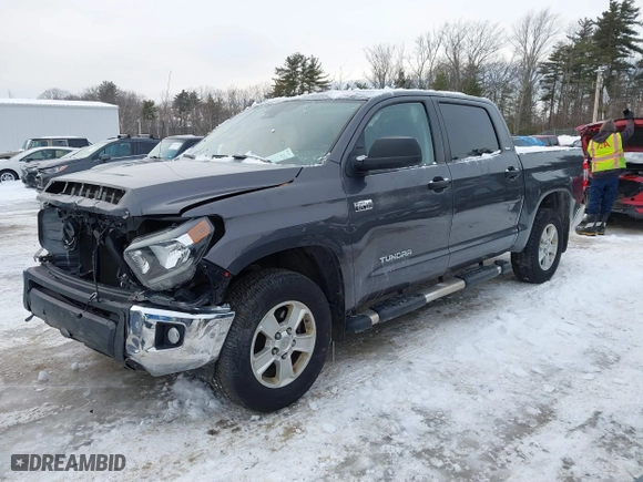 2018 Toyota Tundra 4WD SR5 with VIN 5TFDY5F11JX742875, listed as a IAAI auction lot 41532182 with 72,085 mi miles. Bid and sale history available at carsss.com. Image 20.