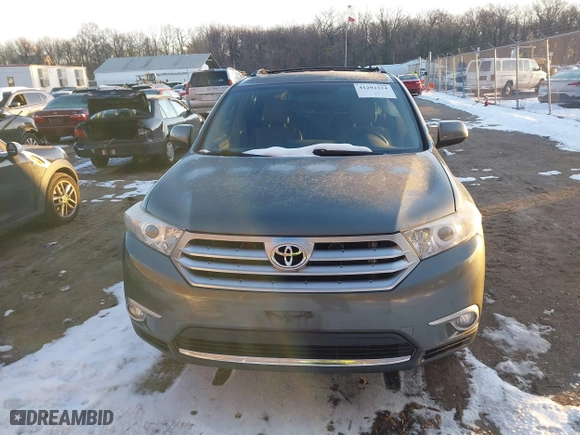 2013 Toyota Highlander with VIN 5TDZK3EH1DS137016, listed as a IAAI auction lot 41292324 with 157,156 mi miles. Bid and sale history available at carsss.com. Image 13.