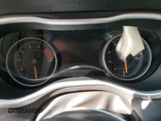 2018 Jeep Cherokee z VIN 1C4PJLJX3JD574417, wystawiony jako Copart lot #75077584 z przebiegiem Nie podano mil oraz Nie do naprawy • Non repairable. Historia ofert i sprzedaży dostępna na DreamBid. Obrazek 9.