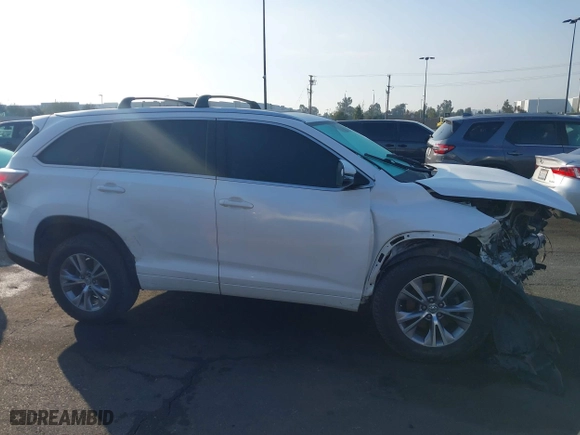 2014 Toyota Highlander XLE with VIN 5TDKKRFH9ES032261, listed as a IAAI auction lot 41429104 with 155,174 mi miles. Bid and sale history available at carsss.com. Image 13.
