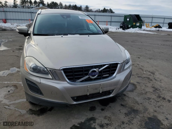 2013 Volvo XC60 T6 with VIN YV4902DZ6D2387012, listed as a Copart auction lot 45647295 with 0 mi miles and Salvage Title. Bid and sale history available at carsss.com. Image 5.