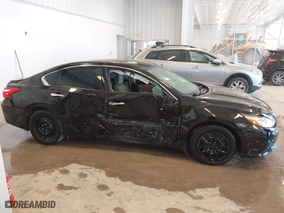 2017 Nissan Altima 2.5 SR with VIN 1N4AL3AP8HC243368, listed as a IAAI auction lot 41658246 with 132,481 mi miles. Bid and sale history available at carsss.com. Image 13.