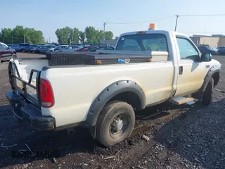 2001 Ford F-250 z VIN 3FTNF21L81MA77853, wystawiony jako IAAI lot #42409790 z przebiegiem 189 715 mil mil oraz . Historia ofert i sprzedaży dostępna na DreamBid. Obrazek 4.