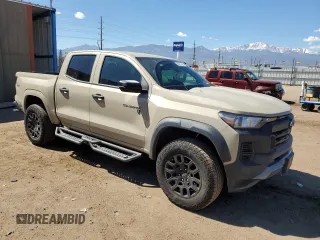2024 Chevrolet Colorado 4WD Trail Boss z VIN 1GCPTEEK5R1183691, wystawiony jako Copart lot #50265655 z przebiegiem 26 125 mil mil oraz Szkoda całkowita • Salvage title. Historia ofert i sprzedaży dostępna na DreamBid. Obrazek 4.