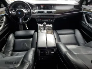 2015 BMW 5 Series 550i z VIN WBAKN9C55FD682331, wystawiony jako Copart lot #47356725 z przebiegiem 80 741 mil mil oraz Szkoda całkowita • Salvage title. Historia ofert i sprzedaży dostępna na DreamBid. Obrazek 8.