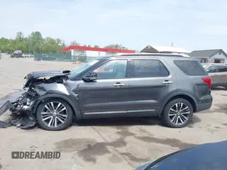 2016 Ford Explorer Platinum z VIN 1FM5K8HT4GGB49067, wystawiony jako IAAI lot #42093235 z przebiegiem 138 272 mil mil oraz . Historia ofert i sprzedaży dostępna na DreamBid. Obrazek 14.