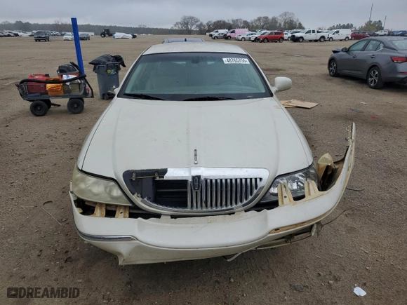 2006 Lincoln Town Car Signature with VIN 1LNHM81V06Y644118, listed as a Copart auction lot 48765755 with 230,191 mi miles and Salvage Title. Bid and sale history available at carsss.com. Image 5.