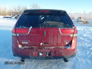 2013 Lincoln MKX z VIN 2LMDJ8JK3DBL40826, wystawiony jako IAAI lot #41522140 z przebiegiem 125 237 mil mil oraz . Historia ofert i sprzedaży dostępna na DreamBid. Obrazek 16.