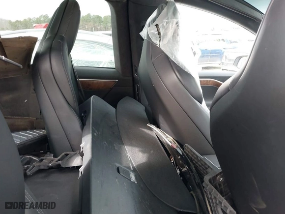 2017 Tesla Model X 90D with VIN 5YJXCBE20HF069506, listed as a IAAI auction lot 41492040 with 145,933 mi miles. Bid and sale history available at carsss.com. Image 8.