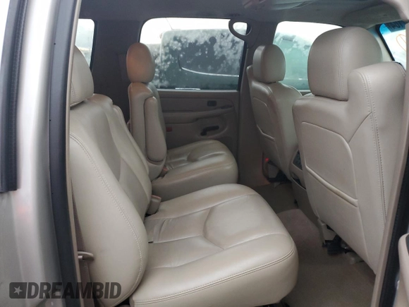 2004 Chevrolet Suburban LT with VIN 1GNEC16Z44J320633, listed as a Copart auction lot 73777104 with 231,471 mi miles and Non Repairable. Bid and sale history available at carsss.com. Image 10.