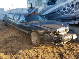 2003 Lincoln Town Car Executive z VIN 1L1FM81W23Y609867, wystawiony jako Copart lot #89137665 z przebiegiem 175 211 mil mil oraz Szkoda całkowita • Salvage title. Historia ofert i sprzedaży dostępna na DreamBid. Obrazek 4.
