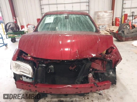 2020 Chrysler 300 Limited with VIN 2C3CCAEG2LH102999, listed as a IAAI auction lot 41331106 with 63,912 mi miles. Bid and sale history available at carsss.com. Image 13.