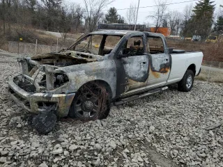 2022 Ram 2500 Tradesman with VIN 3C6UR5HJ2NG371740, listed as a Copart auction lot 44186795 with 0 mi miles and Salvage Title. Bid and sale history available at carsss.com. Image 1.