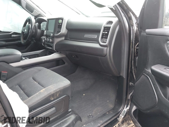 2022 Ram 1500 Big Horn с VIN 1C6SRFBT5NN138689, выставлен на аукционе IAAI как лот 42007451 с пробегом 55 504 миль миль и . История ставок и продаж доступна на DreamBid. Изображение 5.
