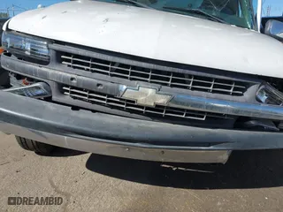 2001 Chevrolet Silverado 1500 LT with VIN 2GCEC19T811396197, listed as a IAAI auction lot 41831350 with 1 mi miles. Bid and sale history available at carsss.com. Image 10.