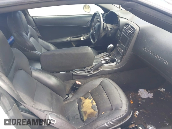2012 Chevrolet Corvette 3LT с VIN 1G1YG2DW3C5110968, выставлен на аукционе IAAI как лот 42610660 с пробегом 62 803 миль миль и . История ставок и продаж доступна на DreamBid. Изображение 5.