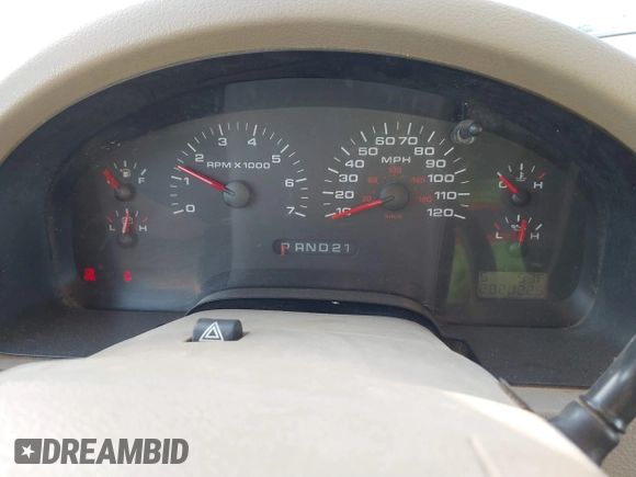 2005 Ford F-150 STX with VIN 1FTRX12W35FA03246, listed as a IAAI auction lot 41824509 with 282,022 mi miles. Bid and sale history available at carsss.com. Image 7.