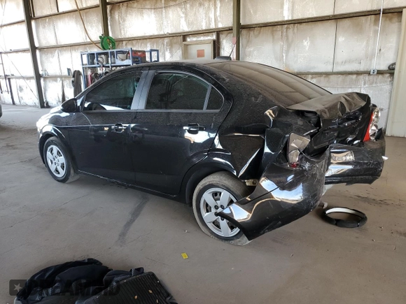 2016 Chevrolet Sonic LS z VIN 1G1JA5SH6G4185877, wystawiony jako Copart lot #42243525 z przebiegiem 117 903 mil mil oraz Szkoda całkowita • Salvage title. Historia ofert i sprzedaży dostępna na DreamBid. Obrazek 2.