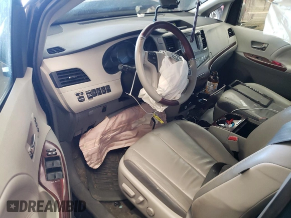 2013 Toyota Sienna XLE with VIN 5TDDK3DC4DS070167, listed as a Copart auction lot 46992565 with Not Provided miles and Salvage Title. Bid and sale history available at DreamBid. Image 8.