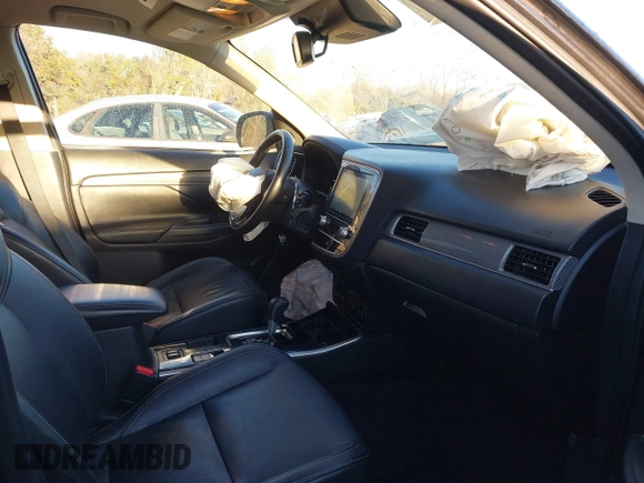 2020 Mitsubishi Outlander SE with VIN JA4AD3A31LZ043310, listed as a IAAI auction lot 41270274 with 141,924 mi miles and . Bid and sale history available at DreamBid. Image 5.